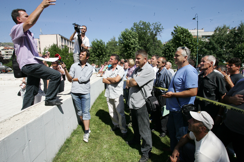 Poljoprivrednici iz FBiH pred zgradom federalne Vlade u Sarajevu