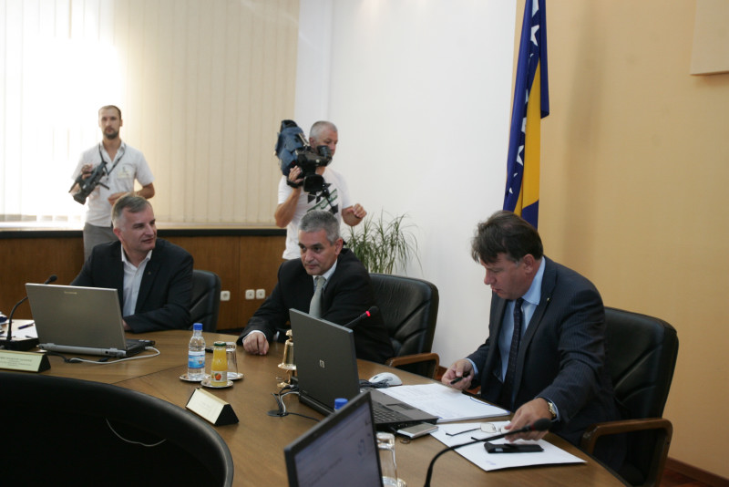 Poljoprivrednici iz FBiH pred zgradom federalne Vlade u Sarajevu