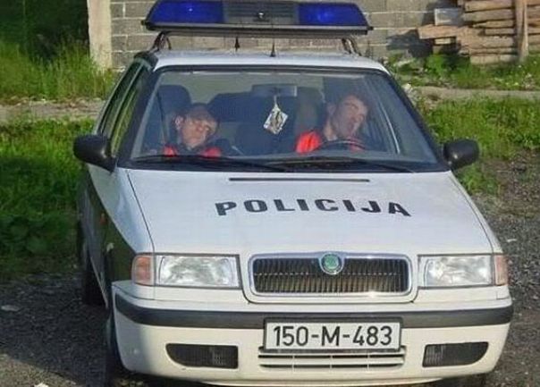 policija spava policija spava