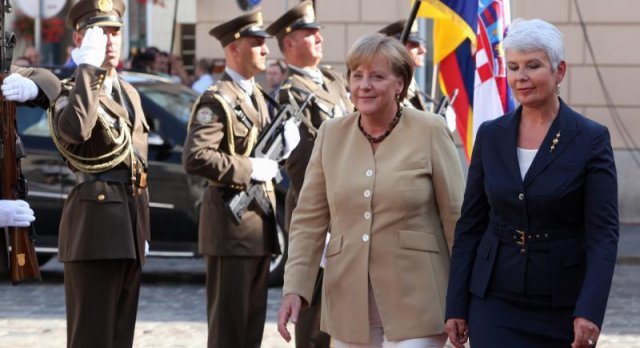 merkelova i kosorica merkelova i kosorica