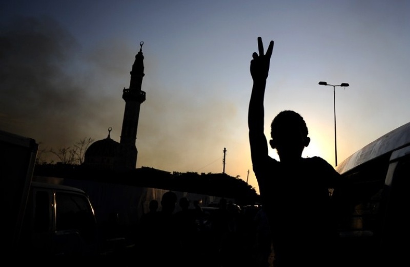 Gadafi se javnosti obratio preko audio poruke objavljene na satelitskoj televiziji te je poručio kako je povlačenje bilo taktički potez