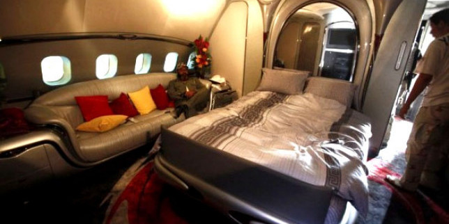 gadafi avion1 gadafi avion1