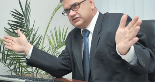 'Koji je motiv Izetbegoviću da oživljava i jača Milorada Dodika?'