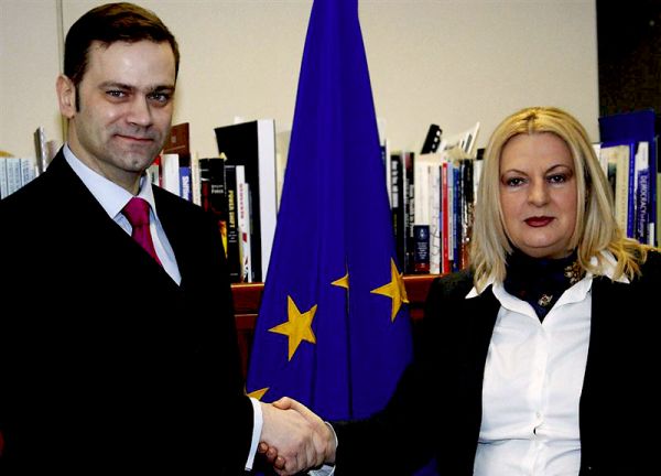 Edita Tahiri i Borko Stefanović; foto: Reuters