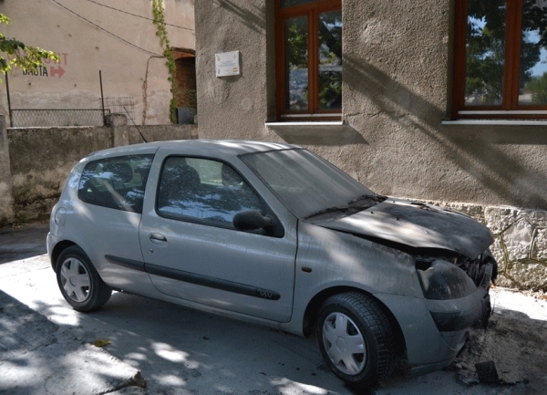 zapaljen auto mostar 2