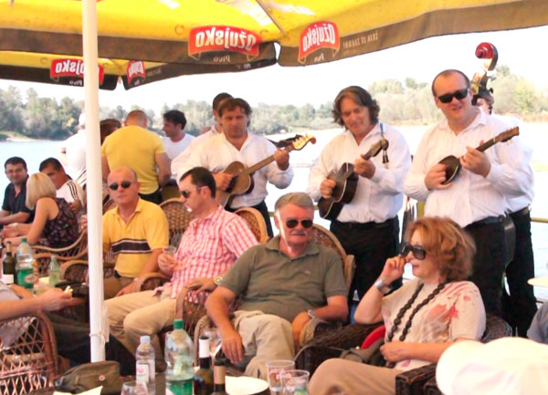 orasje naslovna hff 2011