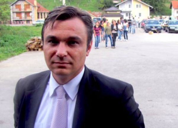 Sadik Ahmetović naslovna