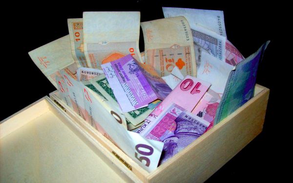 Konvertibilne marke; ilustracija: Farrah Purić