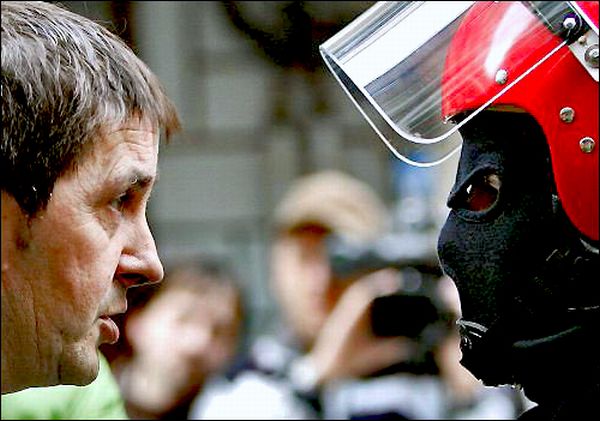 Arnaldo Otegi (lijevo); foto: Elpais.com