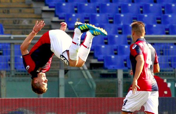 Juraj Kucka proslavlja pogodak protiv Lazija; foto: Re