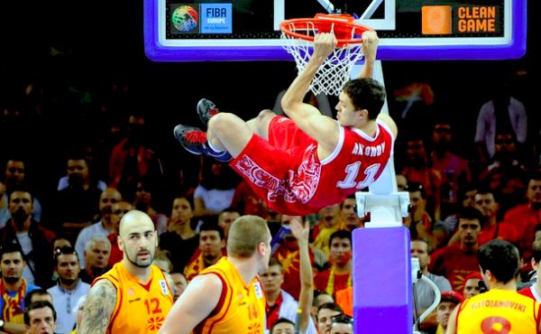 Zakucavanje Semena Antonova; foto: Getty Images