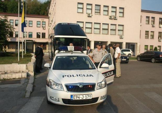 Vlada FBiH u autobusu za Tuzlu/Foto: Hayat