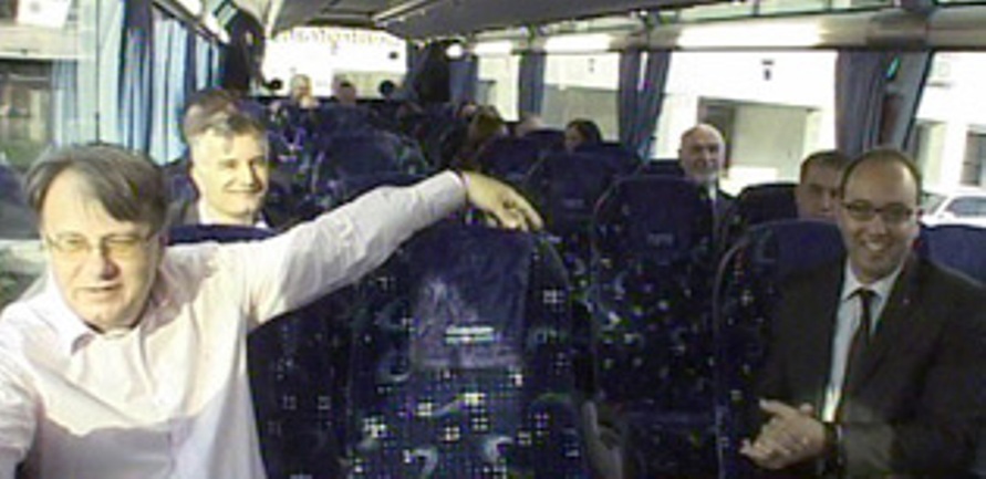 Vlada FBiH u autobusu za Tuzlu