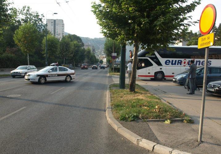Vlada FBiH u autobusu za Tuzlu/Foto: Hayat
