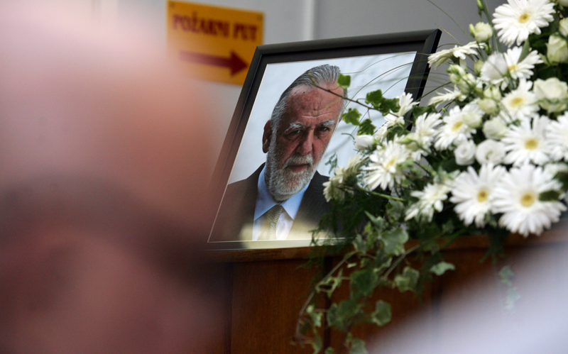 Prigodna slova o istaknutom piscu govorili su književnik i akademik Abdulah Sidran, predsjednik PEN Centra BiH Zvonimir Radeljković te predstavnik Dru&scaron;tva pisaca BiH Zilhad Ključanin/ Foto: DEPO PORTAL
