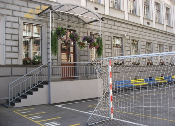 O&Scaron; 'Safvet-beg Ba&scaron;agić' u Sarajevu