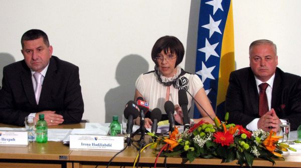 Članovi Centralne izborne komisije: S lijeva nadesno: Branko Petrić, Irena Hadžiabdić i Suad Arnautović; foto: CIK