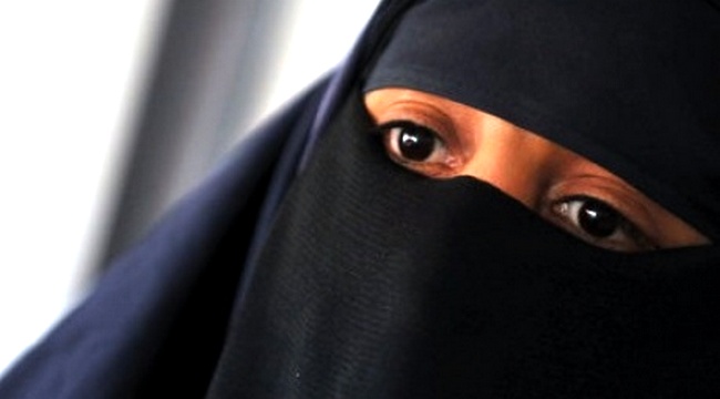 nikab - žena