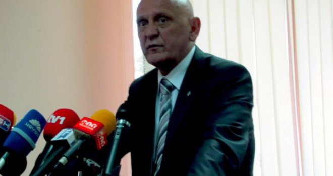 Dženaza Suljemanu Tihiću bit će klanjana sutra u Sarajevu i  Bosanskom Šamcu