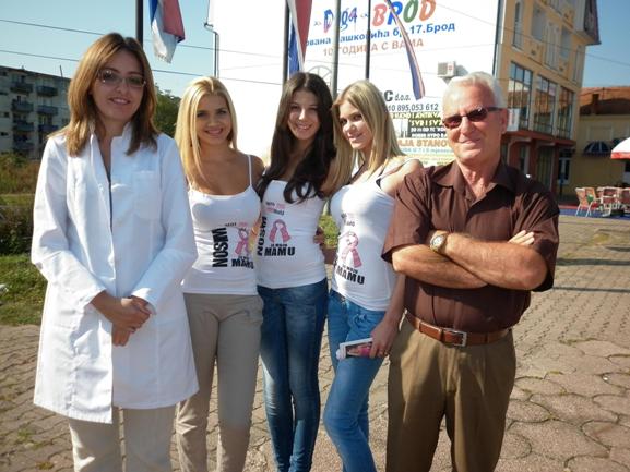 Nosim ružičasto za moju mamu-brod1