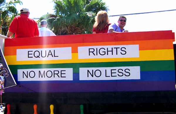 Europoslanici su osudili činjenicu da se homoseksualnost, biseksualnost i transseksulanost smatraju mentalnim bolestima koje zahtijevaju psihijatrijsko liječenje u nekim zemljama, kao i u zemljama članicama Evropske unije; ilustracija: Deviantart.com