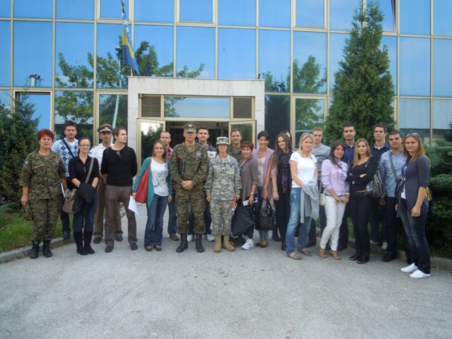 Sarajevski studenti posjetili Brigadu taktičke podr&scaron;ke i vojnu lokaciju &bdquo;Rajlovac OS BiH&ldquo;