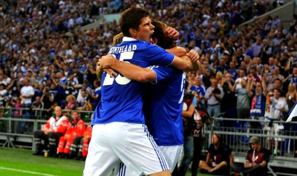 Odbrambeni igrač Christian Fuchs bio je dvostruki strijelac za Schalke; foto: Getty Images