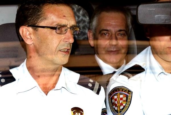 Ivo Sanader u pratnji Pravosudne policije Republike Hrvatske; foto: Reuters