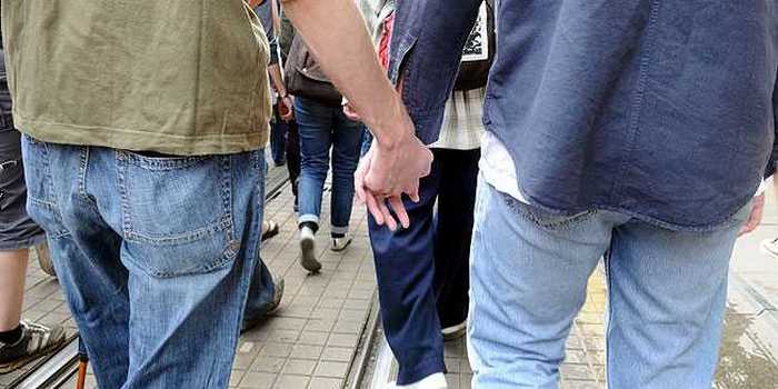 držanje za ruke - mu&scaron;karci