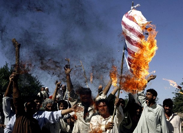 paljenje-američke-zastave