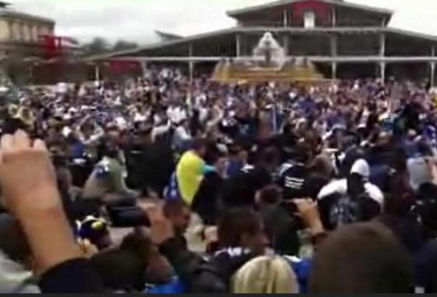 bh. navijači u Parizu