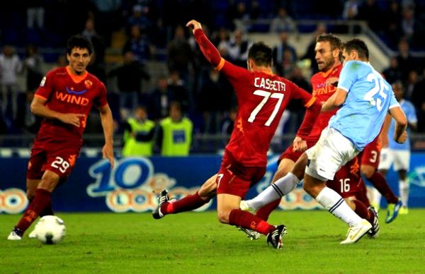 Miro Klose postiže odlučujući pogodak; Reuters Miro Klose postiže odlučujući pogodak; Reuters