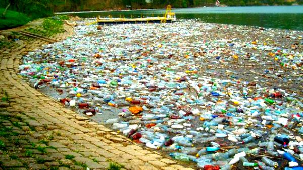 Jezero Perućac često je popri&scaron;te ekolo&scaron;kih katastrofa; foto: Bistrobih.ba