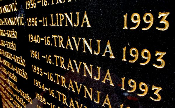 Spomen-obilježje u Trusini; foto: Oslobodjenje.ba Spomen-obilježje u Trusini; foto: Oslobodjenje.ba