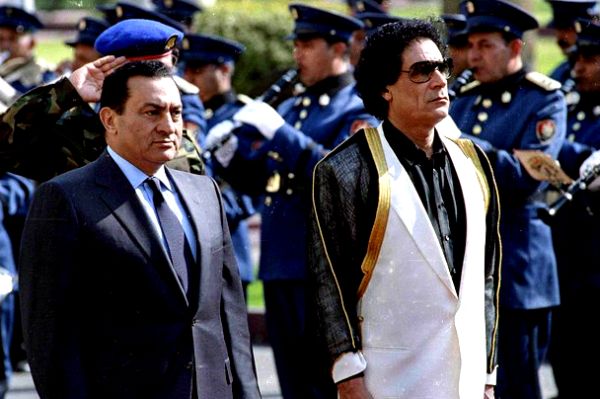 Hosni Mubarak i Muammer Gaddafi; foto: Reuters Hosni Mubarak i Muammer Gaddafi; foto: Reuters