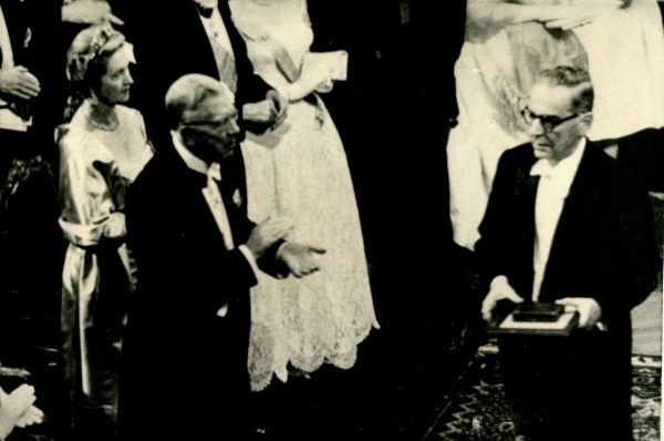 Ivo Andrić na ceremoniji uručenja Nobelove nagrade; foto: Reuters