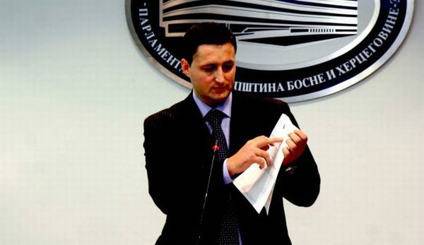 Denis Bećirović; foto: Parlament.ba Denis Bećirović; foto: Parlament.ba