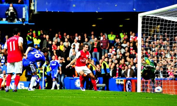 John Terry postiže drugi gol za Chelsea; foto: Getty Images John Terry postiže drugi gol za Chelsea; foto: Getty Images