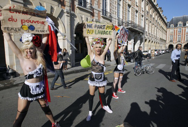 toples protest pariz4 toples protest pariz4