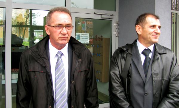 Branislav Dukić (lijevo) i Boro Medić ispred zgrade Tužila&scaron;tva BiH; foto: SRNA