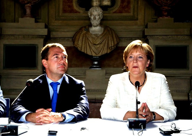 Angela Merkel i Dmitrij Medvedev; Foto Angela Merkel i Dmitrij Medvedev; Foto