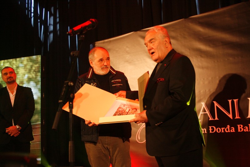 Đorđe Balašević, pjesnik i kantautor, a odnedavno i reditelj sa Panonskom mornarnicom stigao je u Sarajevo/ Foto: DEPO PORTAL Đorđe Balašević, pjesnik i kantautor, a odnedavno i reditelj sa Panonskom mornarnicom stigao je u Sarajevo/ Foto: DEPO PORTAL