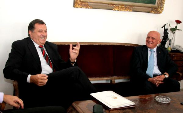 Milorad Dodik i Sulejman Tihić; foto: Radiosarajevo.ba Milorad Dodik i Sulejman Tihić; foto: Radiosarajevo.ba