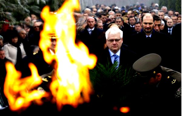 Ivo Josipović: Vukovar je simbol i motivacija da radimo više i bolje i ostvarimo dobro za naše građane; foto: Reuters Ivo Josipović: Vukovar je simbol i motivacija da radimo više i bolje i ostvarimo dobro za naše građane; foto: Reuters