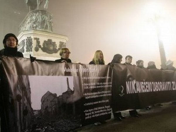 žene u crnom vukovar žene u crnom vukovar