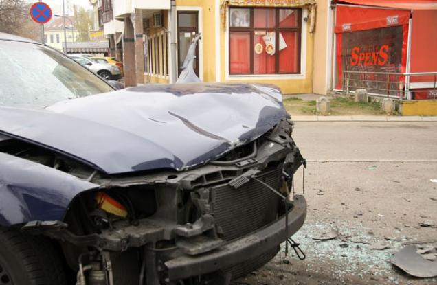 Vozilo pasat pod koje je postavljena eksplozivna naprava u banjalučkom naselju Borik