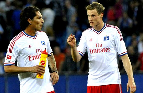 Paolo Guerrero i Marcell Jansen; foto: Reuters Paolo Guerrero i Marcell Jansen; foto: Reuters