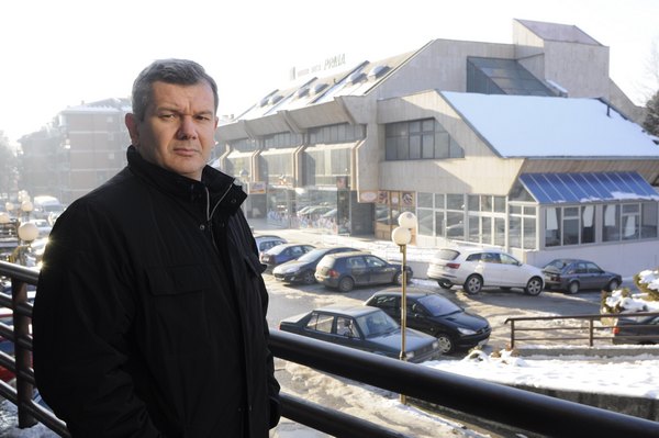 Nebojša Jugović, predsjednik Udruženja malih akcionara RS, kaže da je Mlinpek primjer legalizacije pljačkaške privatizacije putem stečaja Nebojša Jugović, predsjednik Udruženja malih akcionara RS, kaže da je Mlinpek primjer legalizacije pljačkaške privatizacije putem stečaja