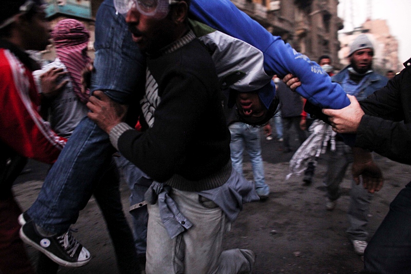  Novi sukobi izbili su u srijedu u sredi&scaron;tu Kaira unatoč činjenici &scaron;to je na red, uz policiju, zadužena i vojna policija