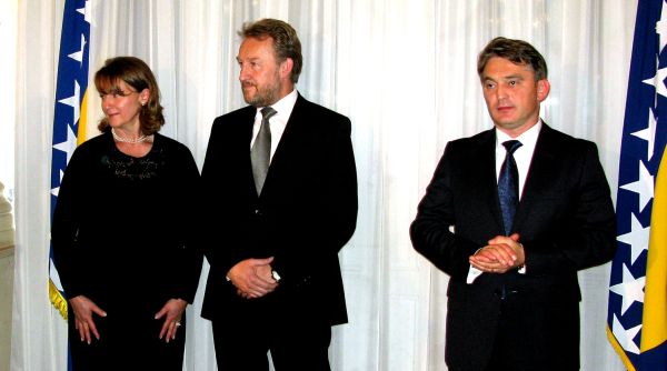 Prijemu je prisustvovalo oko 500 zvanica iz političkog, diplomatskog i javnog života BiH; foto: Predsjednistvobih.ba Prijemu je prisustvovalo oko 500 zvanica iz političkog, diplomatskog i javnog života BiH; foto: Predsjednistvobih.ba